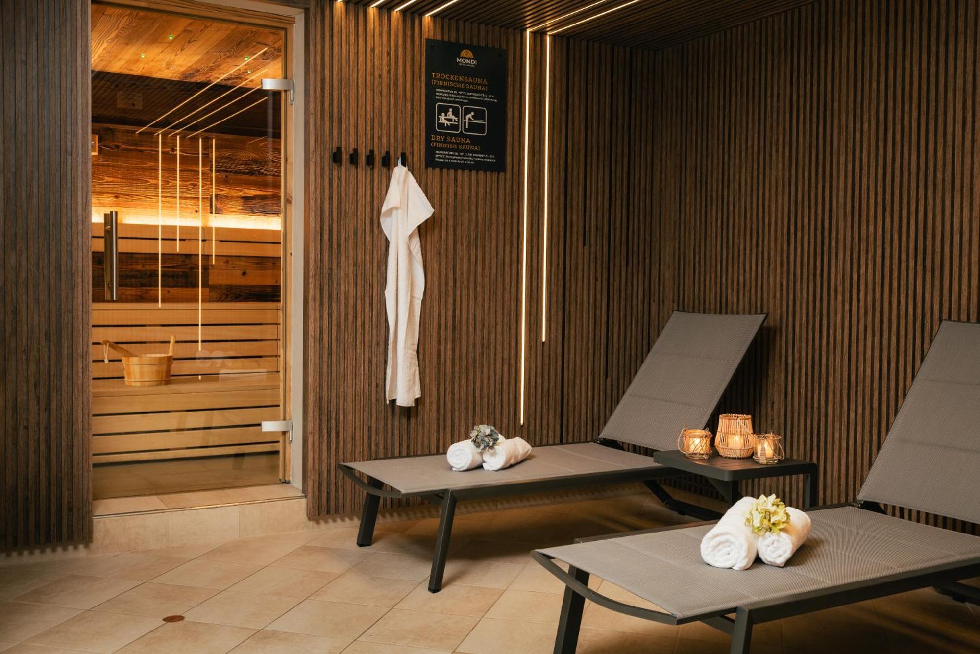 Mondi Hotel Аксамс Экстерьер фото