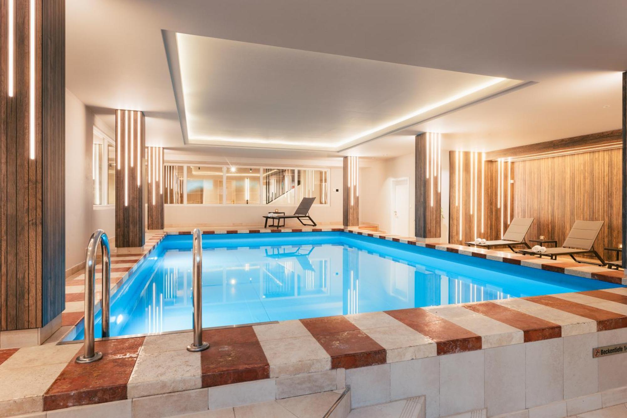 Mondi Hotel Аксамс Экстерьер фото